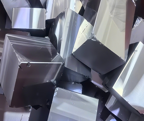 標(biāo)題：單晶硅方棒料
瀏覽次數(shù)：391
發(fā)表時間：2025-05-27